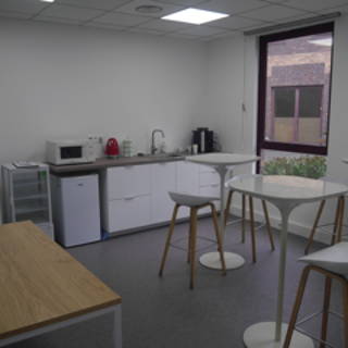 Bureau privé 20 m² 4 postes Coworking Rue Pereire Saint-Germain-en-Laye 78100 - photo 4
